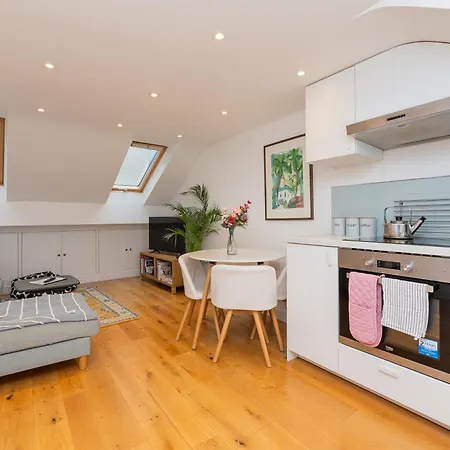 The Old Wire Factory - 2 Bed, Close To Centre, Fast Wifi, Comfortable From *