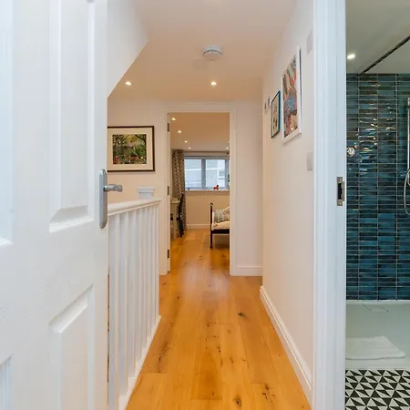 The Old Wire Factory, Unique 2-bedroom * Bristol