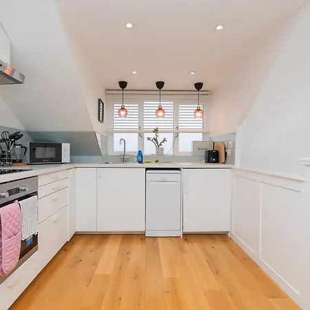 The Old Wire Factory - 2 Bed, Close To Centre, Fast Wifi, Comfortable From Daire *