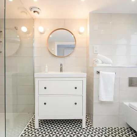 The Old Wire Factory - 2 Bed, Close To Centre, Fast Wifi, Comfortable From *