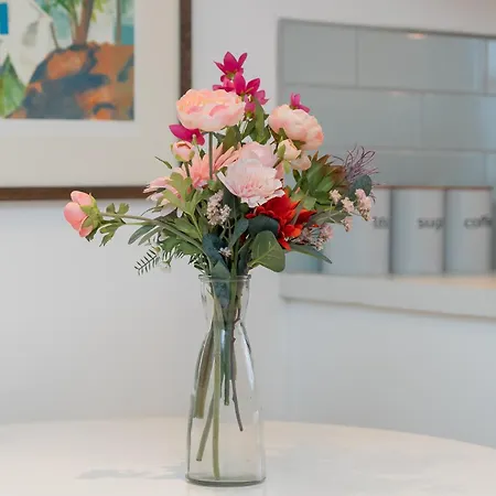 The Old Wire Factory - 2 Bed, Close To Centre, Fast Wifi, Comfortable From *