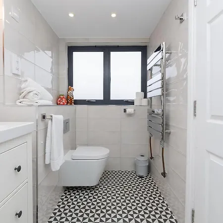 The Old Wire Factory - 2 Bed, Close To Centre, Fast Wifi, Comfortable From Daire