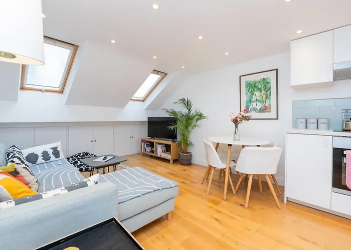 The Old Wire Factory - 2 Bed, Close To Centre, Fast Wifi, Comfortable From