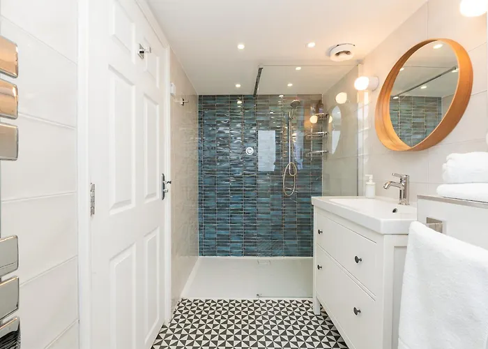 Lejlighed The Old Wire Factory - 2 Bed, Close To Centre, Fast Wifi, Comfortable From