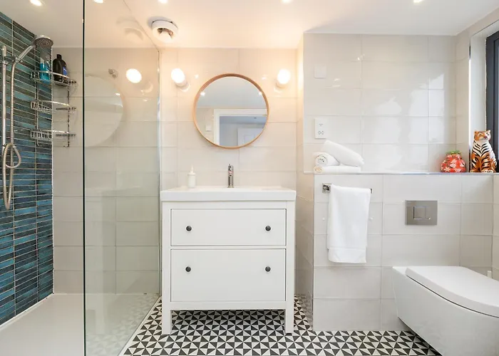 The Old Wire Factory - 2 Bed, Close To Centre, Fast Wifi, Comfortable From *