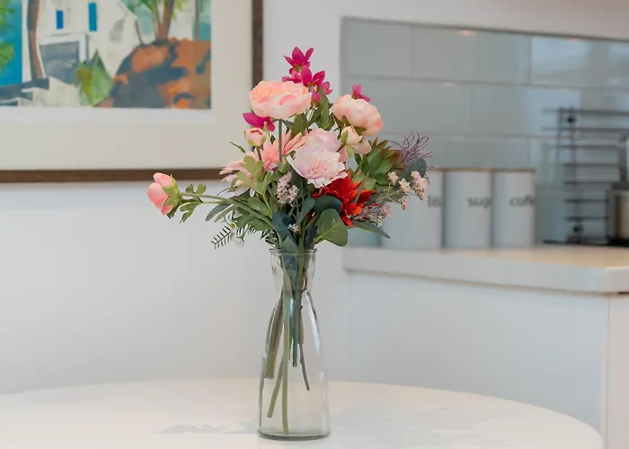 The Old Wire Factory - 2 Bed, Close To Centre, Fast Wifi, Comfortable From *